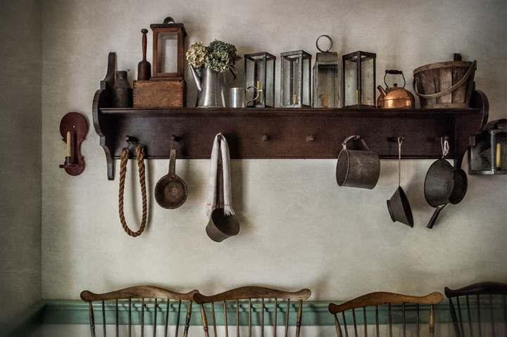 old salem tavern wall