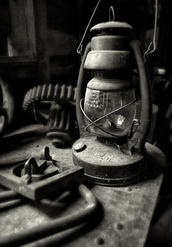 lantern_bw
