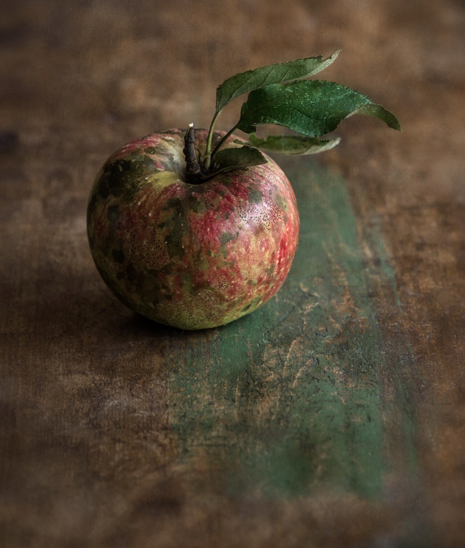 apple_2017_green table