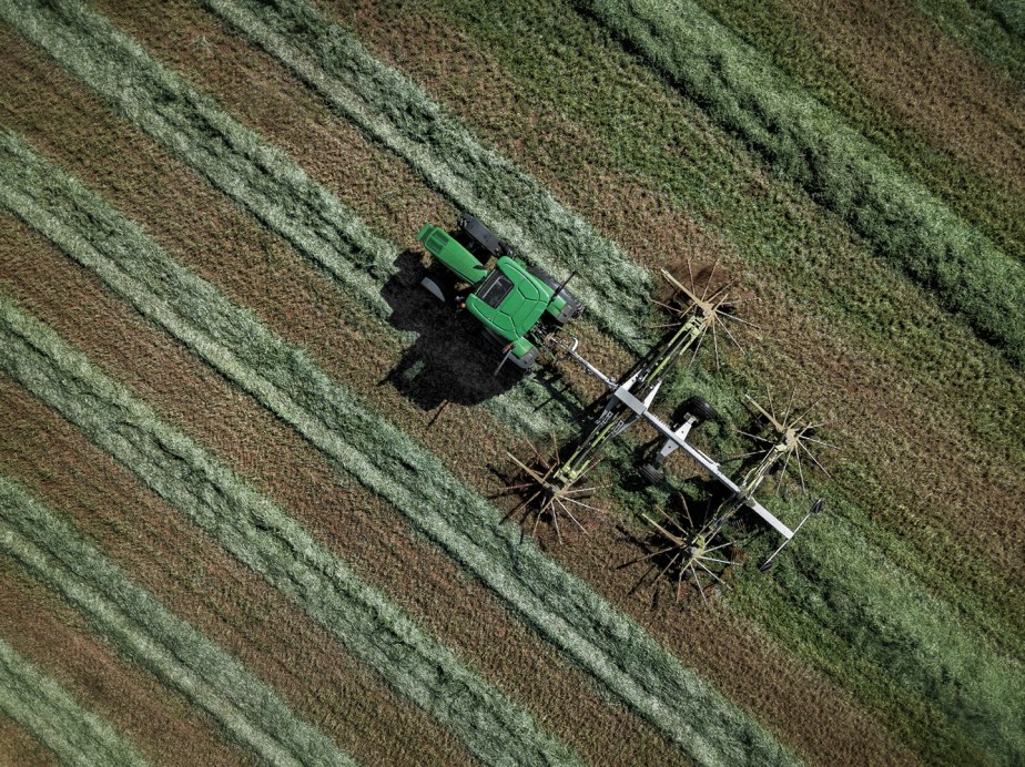 mathis_raking small grain_02