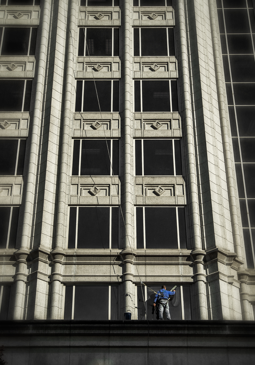Patrick Ruff Window Washer Washing Windows – Dan Routh Photography