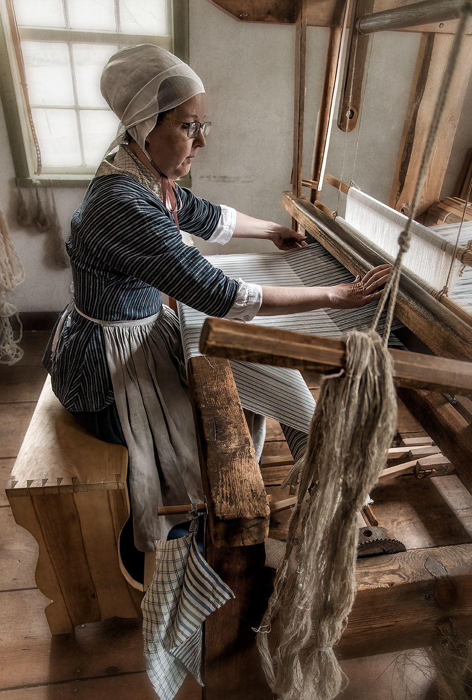 Weaving at the Single Brothers House – Dan Routh Photography